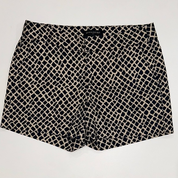 Banana Republic Geometric Navy & Tan Patterned Chino Shorts with pockets size 2 - Picture 1 of 11